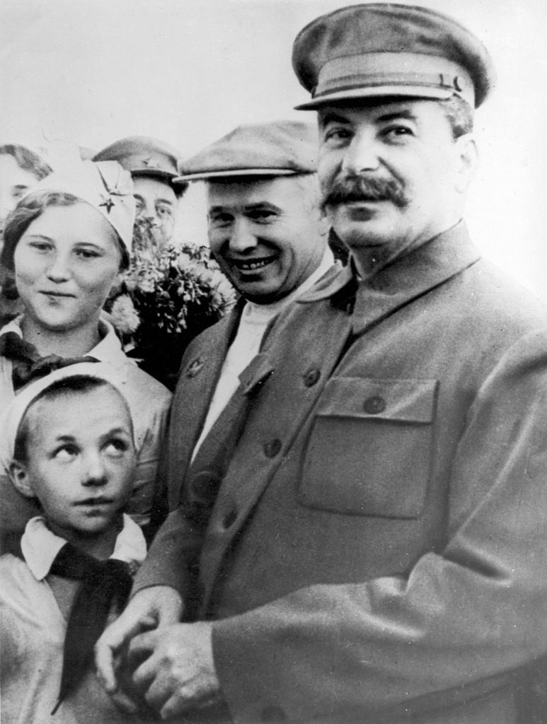 Иосиф Сталин и Никита Хрущев (1930), автор неизвестен