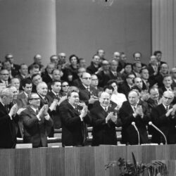 Президиум VII съезда партии СЕПГ, Берлин, Ульрих Кольс