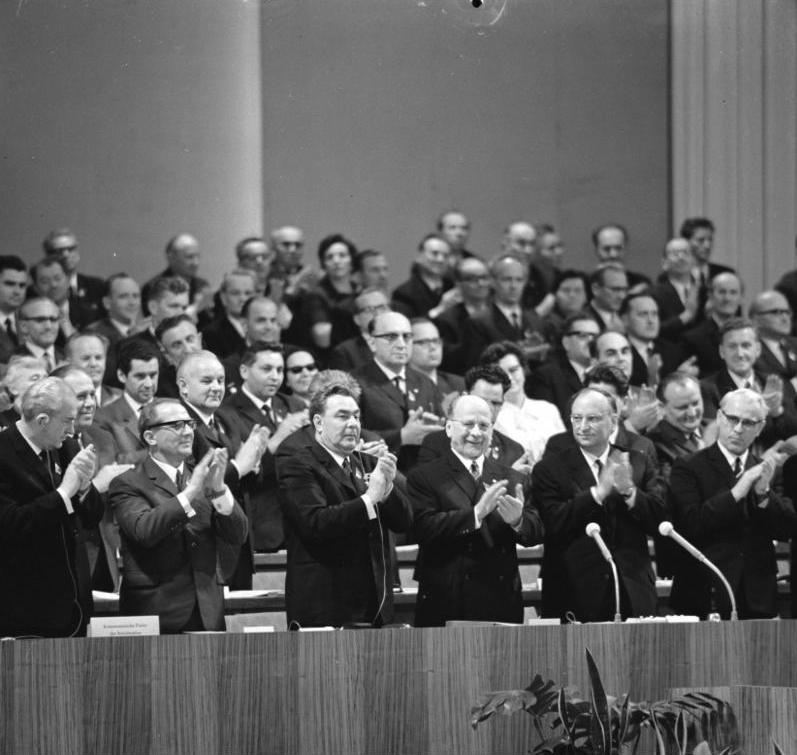 Президиум VII съезда партии СЕПГ, Берлин, Ульрих Кольс