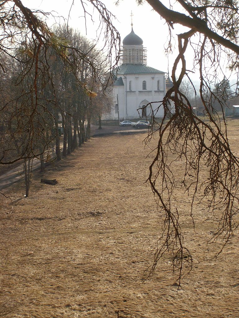 Успенский собор на Городке в Звенигороде (возведение примерно в 1399 году)